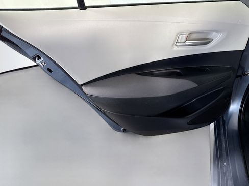 Used 2020 Toyota Corolla LE image 25