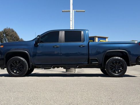 Used 2022 Chevrolet Silverado 2500 Custom w/ Custom Convenience Package AWD/4WD image 7