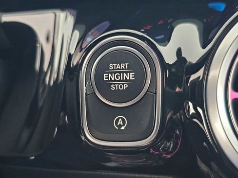 Certified 2025 Mercedes-Benz GLA 250 image 30