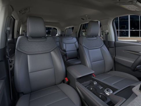 Used 2026 Ford Explorer Active w/ Active Comfort Package image 18