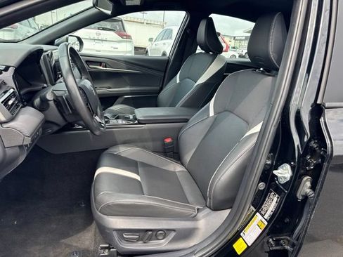 Used 2025 Toyota Camry SE FWD image 16