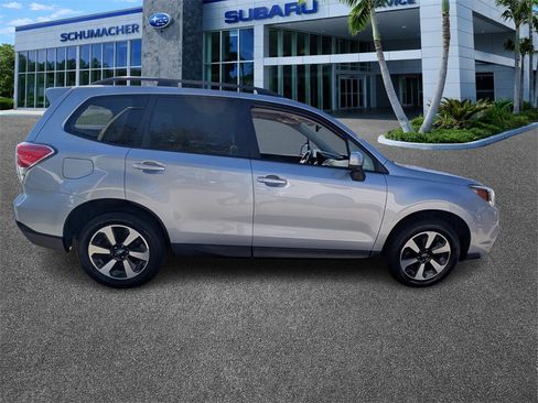 Used 2017 Subaru Forester 2.5i Premium image 8