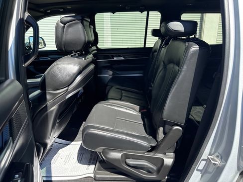 Used 2022 Jeep Grand Wagoneer Series I w/ Flexible Seating Group AWD/4WD image 25