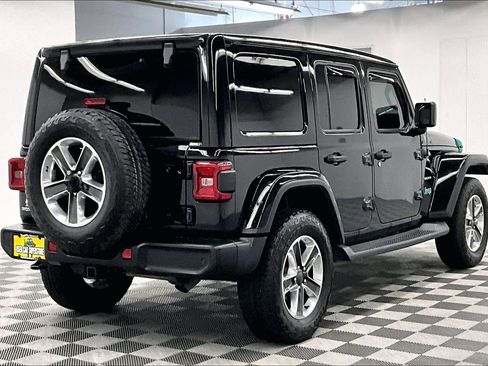 Used 2019 Jeep Wrangler Unlimited Sahara w/ Uconnect 4C Nav & Sound Group AWD/4WD image 13
