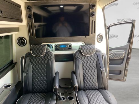 Used 2022 Mercedes-Benz Sprinter 3500 image 22