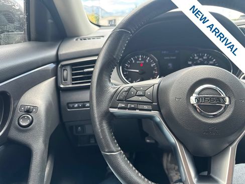 Used 2018 Nissan Rogue SV AWD/4WD image 21