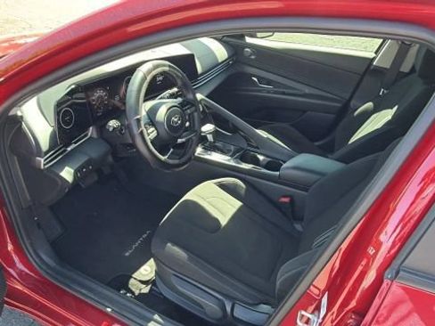 Used 2023 Hyundai Elantra SEL w/ Convenience Package FWD image 7