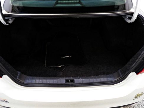 Used 2016 Nissan Altima 2.5 SL w/ Moonroof Package FWD image 13