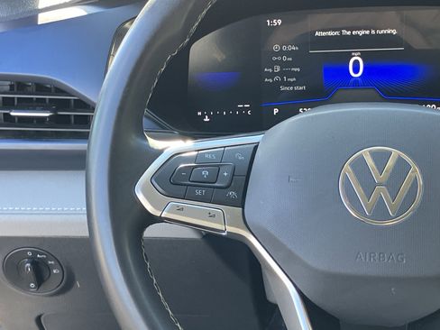 Used 2024 Volkswagen Taos SE image 21