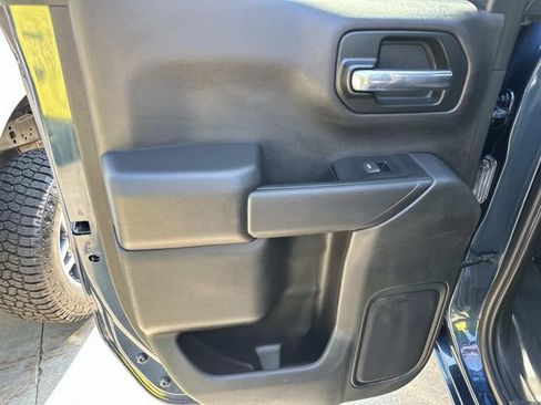 Used 2019 Chevrolet Silverado 1500 Custom w/ Custom Value Package AWD/4WD image 10