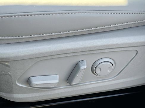 New 2025 Kia Sorento EX image 24