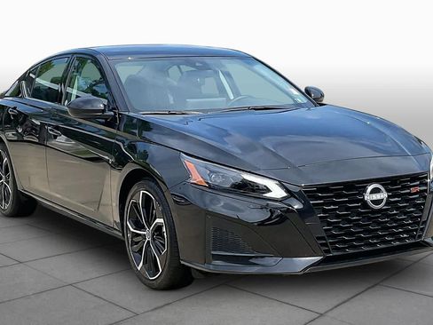 Used 2026 Nissan Altima 2.5 SR FWD image 3