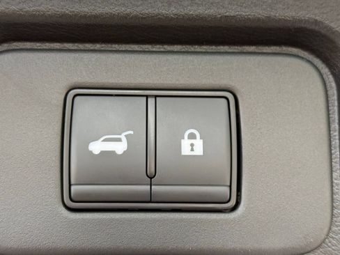 Used 2026 Nissan Rogue SV AWD/4WD image 17