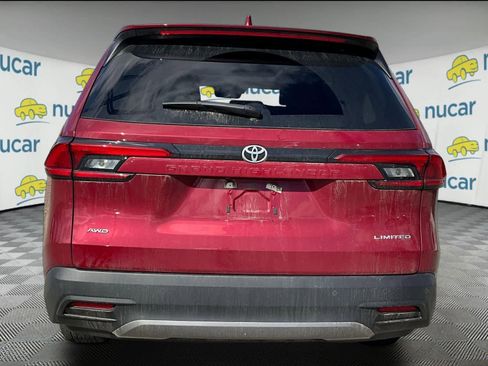 Used 2024 Toyota Grand Highlander Limited image 3