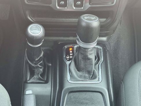 Used 2021 Jeep Wrangler Sport AWD/4WD image 27