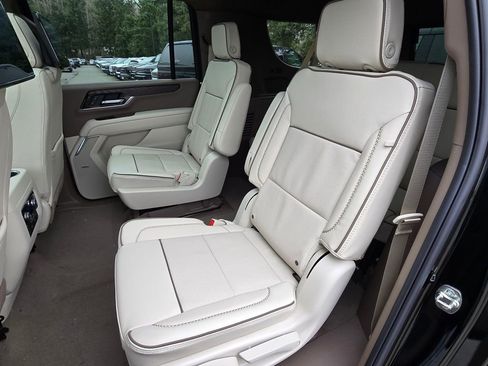 New 2026 GMC Yukon XL Denali w/ Denali Reserve Package image 50