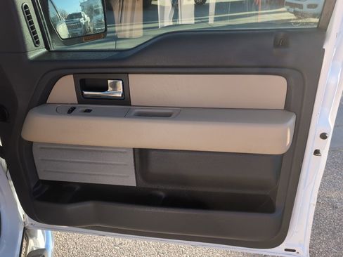 Used 2014 Ford F150 XLT w/ XLT Chrome Package image 20