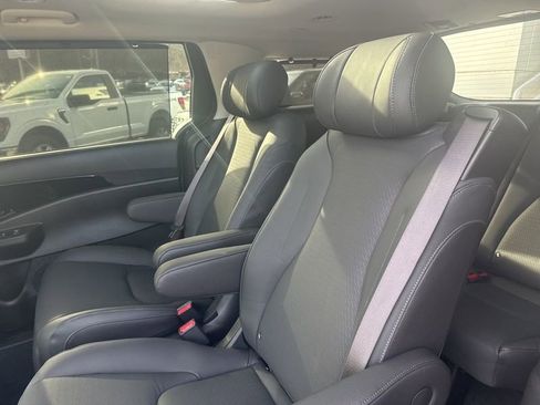 New 2026 Kia Carnival SX Prestige FWD image 25