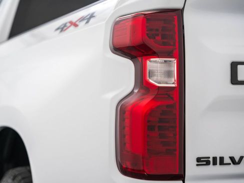 Used 2022 Chevrolet Silverado 1500 Custom AWD/4WD image 8