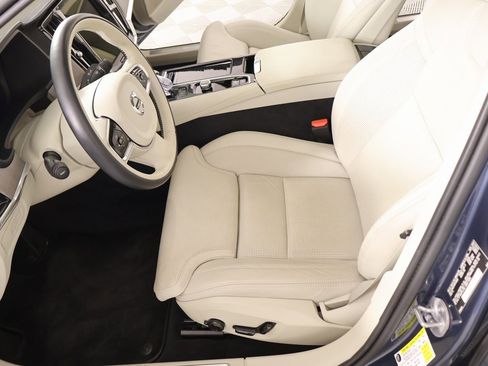 Used 2024 Volvo S90 T8 Ultimate w/ Lounge Package image 11