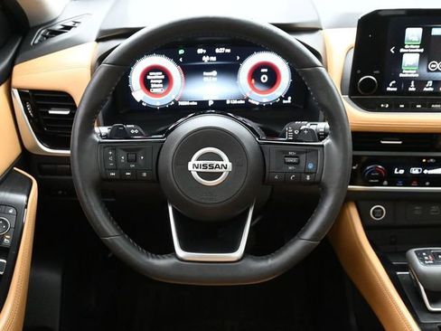 Used 2021 Nissan Rogue Platinum image 26