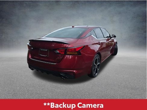 Used 2023 Nissan Altima 2.5 SR w/ SR Premium Package FWD image 4