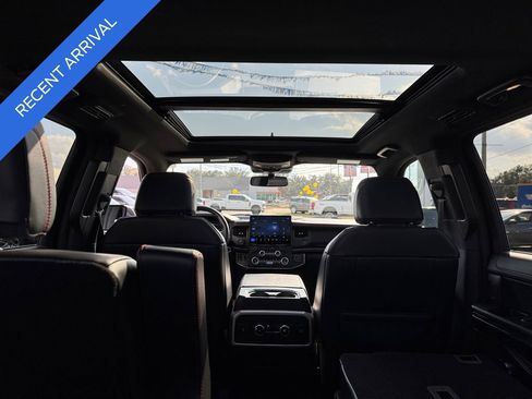 Used 2023 Ford Expedition Limited image 30
