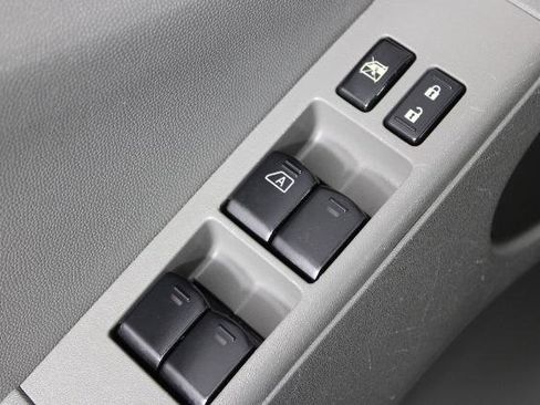 Certified 2019 Nissan Frontier SV image 18