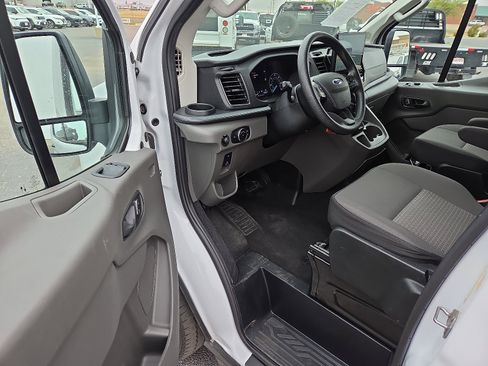 Used 2024 Ford Transit 350 XLT RWD image 10