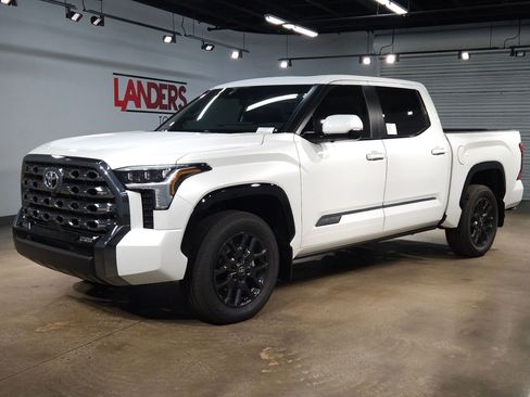 New 2026 Toyota Tundra Platinum AWD/4WD image 3