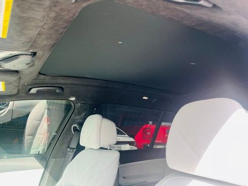 Used 2025 BMW X7 xDrive40i w/ M Sport Package image 10