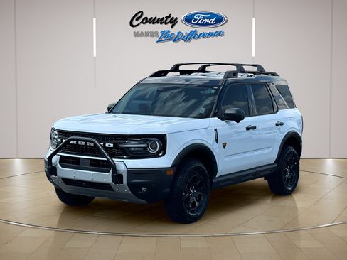 Used 2025 Ford Bronco Sport Badlands w/ Sasquatch Badlands Package AWD/4WD image 2