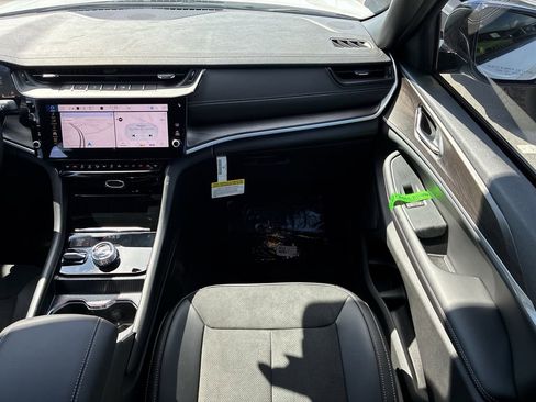 New 2026 Jeep Grand Cherokee Altitude AWD/4WD image 16