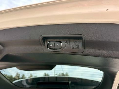 Used 2022 Ford Explorer XLT w/ Equipment Group 202A image 15