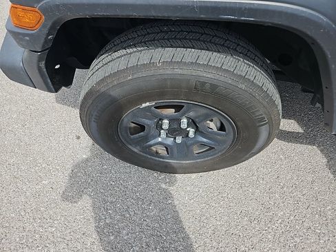 Used 2023 Jeep Wrangler Sport image 13