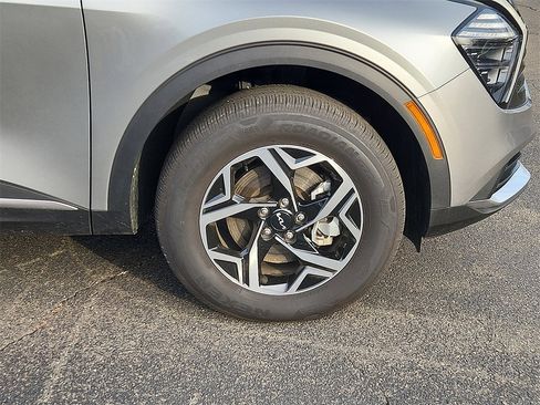 Certified 2025 Kia Sportage LX image 8