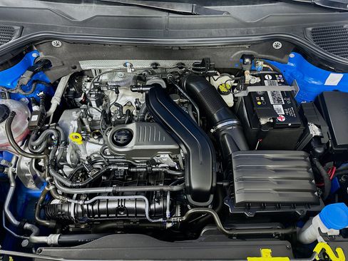 Used 2023 Volkswagen Taos SE image 32