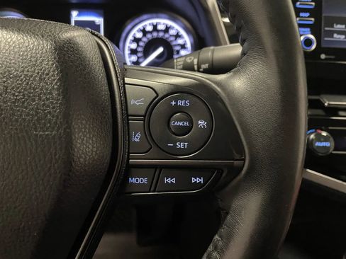 Used 2022 Toyota Camry SE image 21