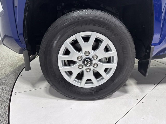 Used 2024 Toyota Tacoma SR5 AWD/4WD image 5
