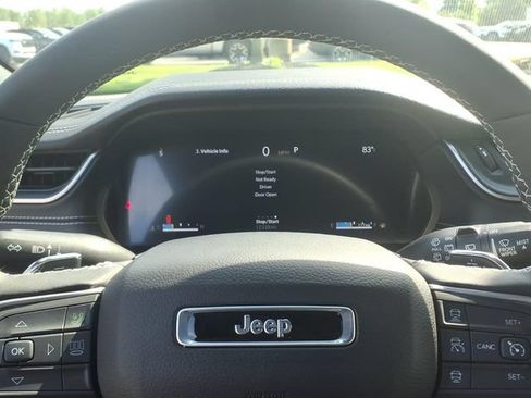 Certified 2024 Jeep Grand Cherokee Limited AWD/4WD image 18