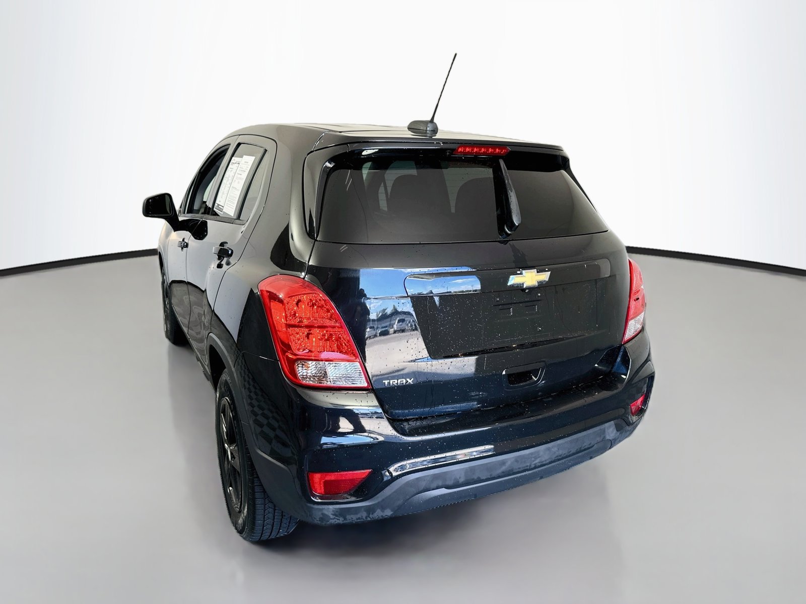 Used 2020 Chevrolet Trax LS w/ Tint and Cruise Package FWD image 5