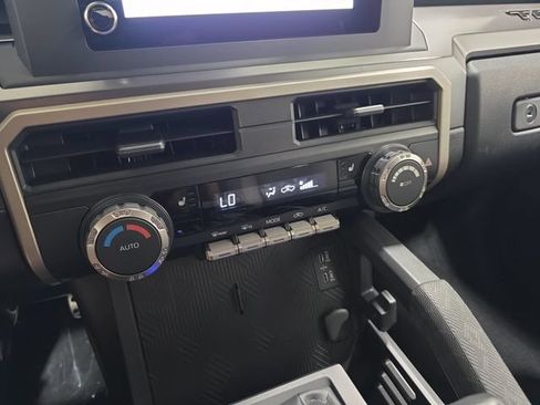 Certified 2025 Toyota Tacoma TRD Sport AWD/4WD image 21