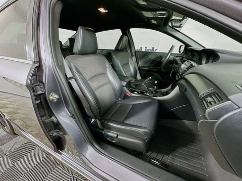 Used 2016 Honda Accord Sport image 29