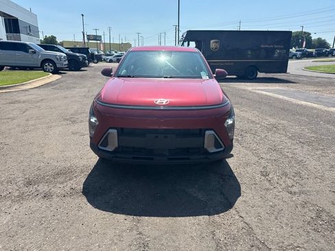 Used 2024 Hyundai Kona SE AWD/4WD image 4