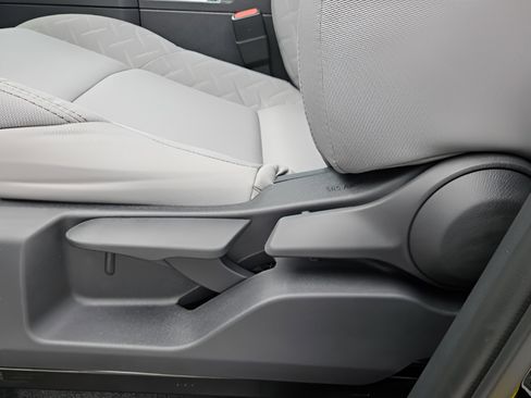 New 2025 Toyota Tundra Platinum AWD/4WD image 9