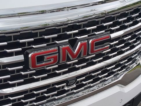 Used 2023 GMC Acadia Denali w/ Denali Ultimate Package AWD/4WD image 30