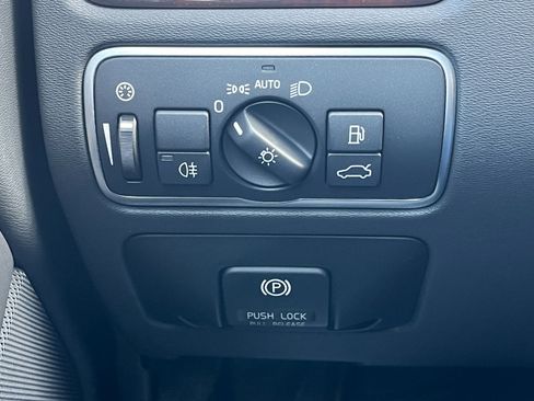 Used 2015 Volvo XC70 3.2 Premier Plus image 23