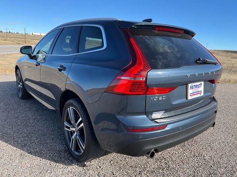 Used 2020 Volvo XC60 T5 Momentum w/ Protection Package Premier image 3