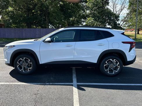 New 2025 Chevrolet Trax LT w/ LT Convenience Package image 4