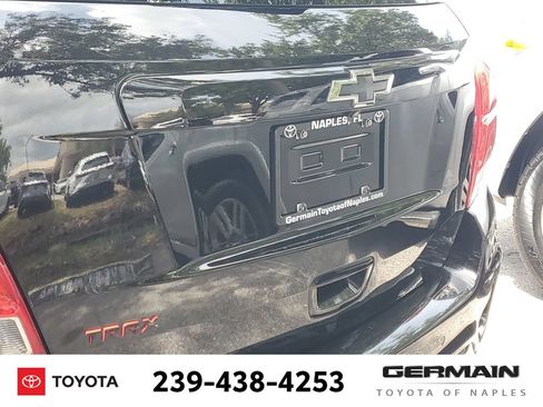 Used 2020 Chevrolet Trax LT w/ Sun & Sound Package FWD image 18